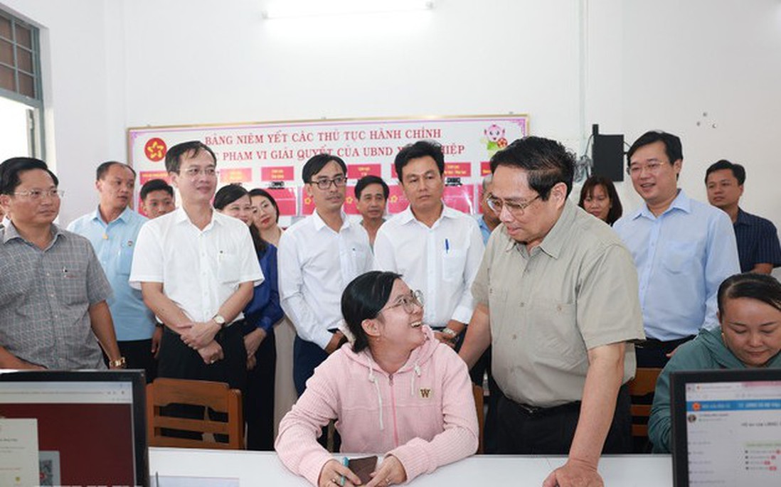 Thủ tướng: Tuyệt đối không để sắp xếp bộ máy ảnh hưởng đến đời sống Nhân dân