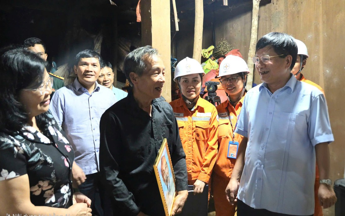 Điện lưới quốc gia "về bản" mở ra chương mới cho 85 hộ dân người Mông