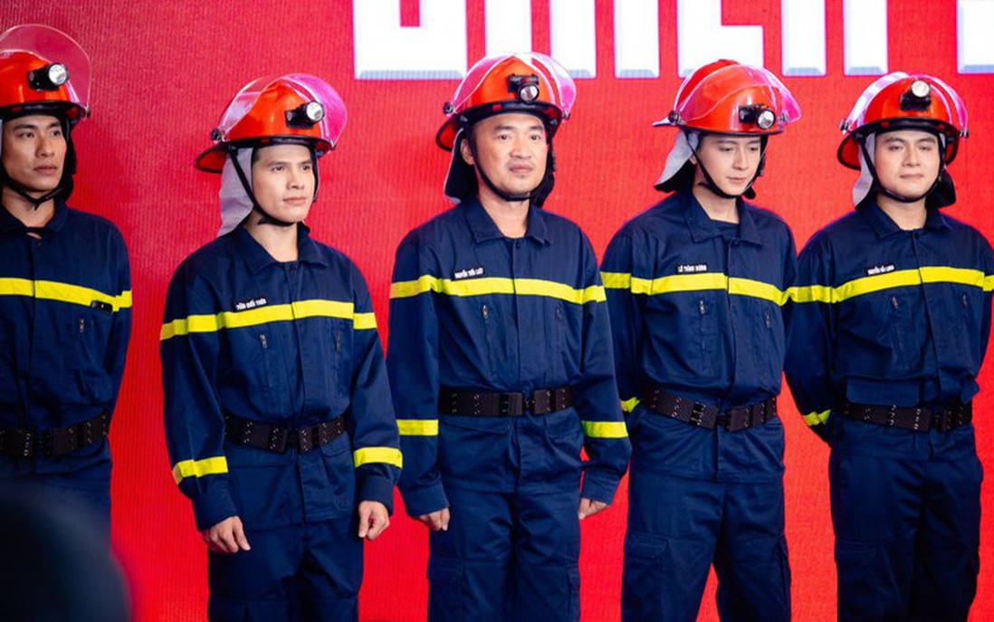 12 nam nghệ sĩ nổi tiếng tham gia truyền hình quốc tế về công an