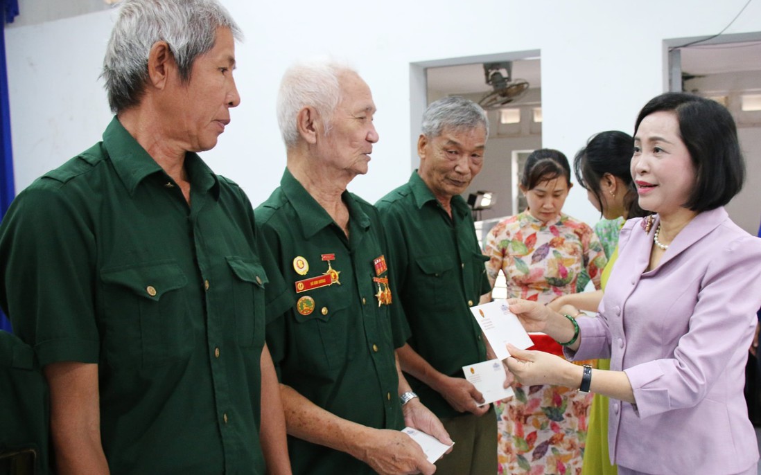 Phó Chủ tịch Quốc hội Nguyễn Thị Thanh thăm gia đình chính sách ở Tây Ninh