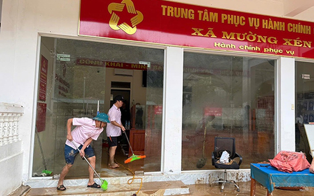Đồng hành cùng người dân gượng dậy sau bão lũ