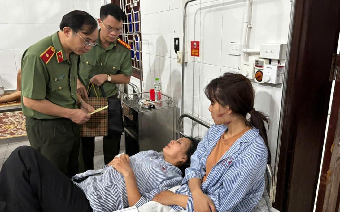 Tập trung cứu chữa các nạn nhân bị thương trong vụ lật xe khách ở Hà Tĩnh