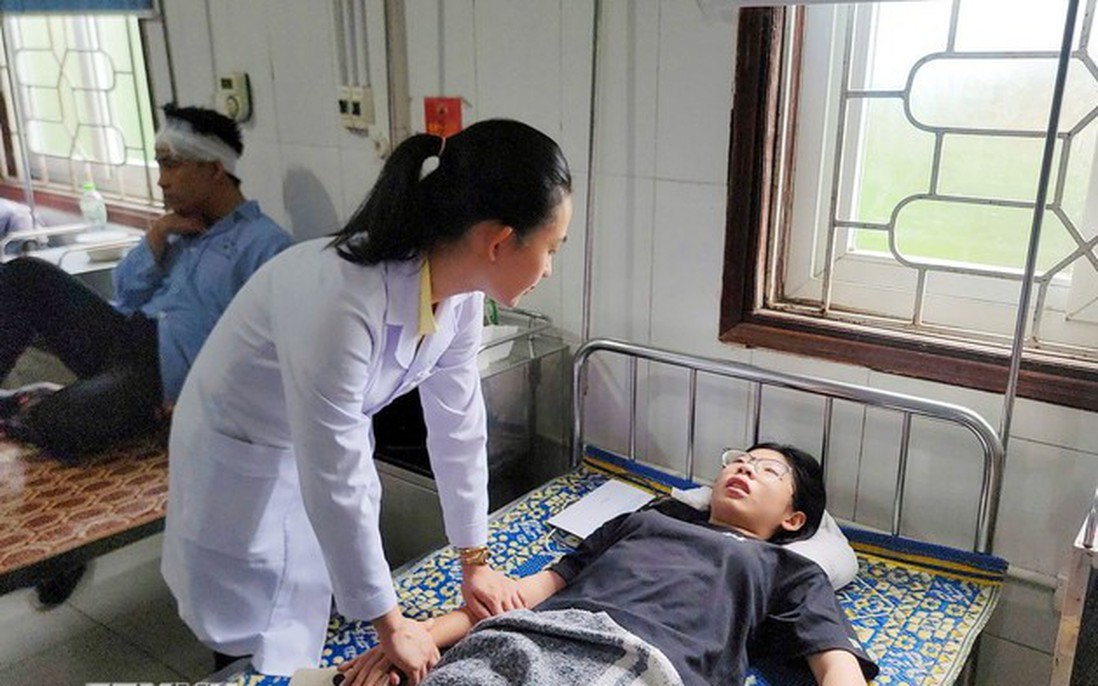 Vụ lật xe khách tại Hà Tĩnh: Khẩn trương hội chẩn, điều trị cho các nạn nhân
