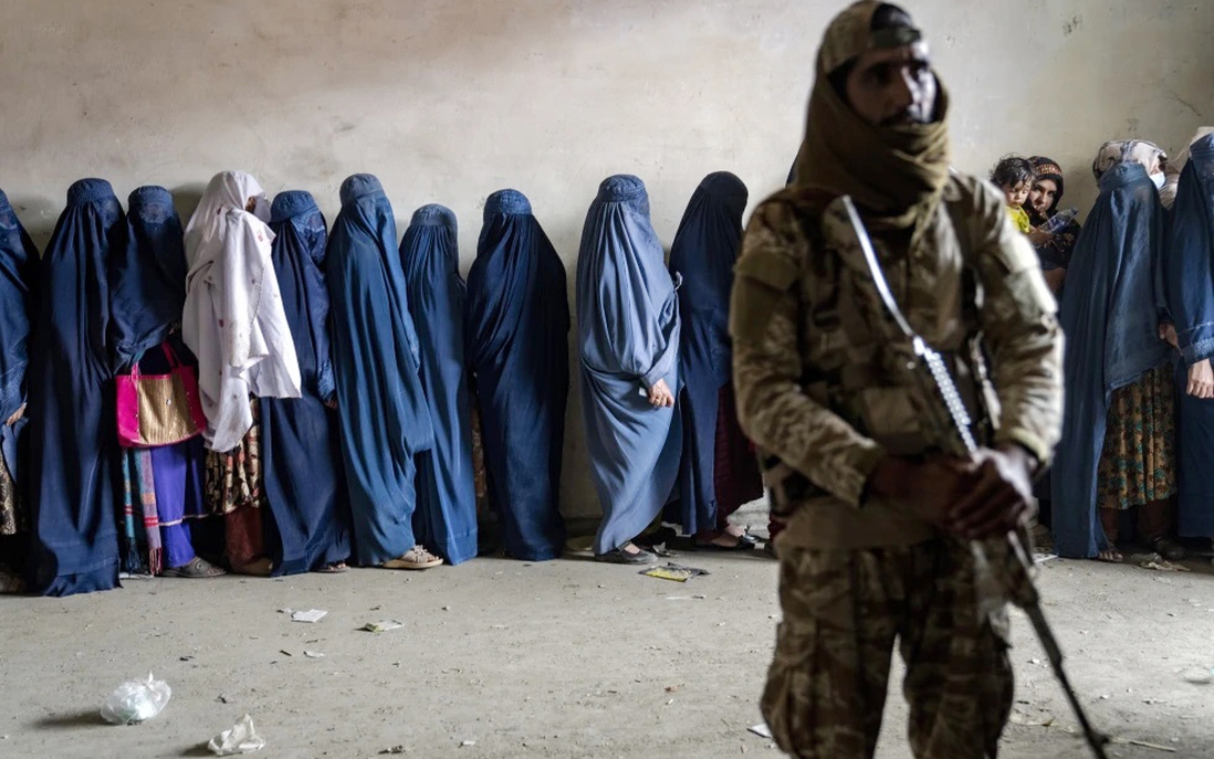 Liên hợp quốc quan ngại việc Taliban bắt giữ phụ nữ, trẻ em gái Afghanistan vi phạm quy định trang phục