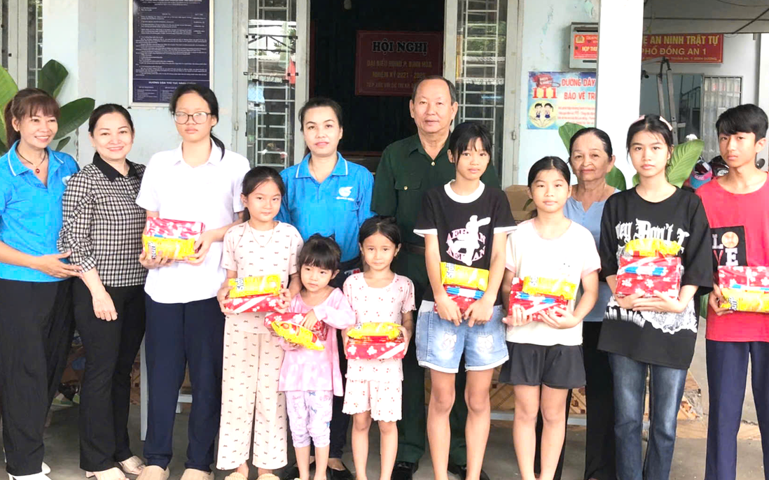 "Tiếp sức trẻ đến trường" cho học sinh nghèo vượt khó học giỏi