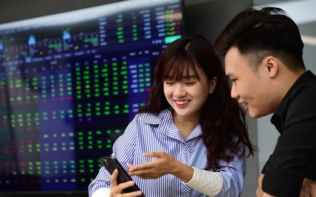 VN-Index bùng nổ dịp "sinh nhật" 25 tuổi