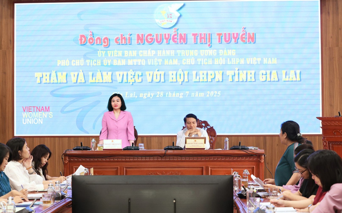 Chủ tịch Hội LHPN Việt Nam Nguyễn Thị Tuyến làm việc với Hội LHPN tỉnh Gia Lai