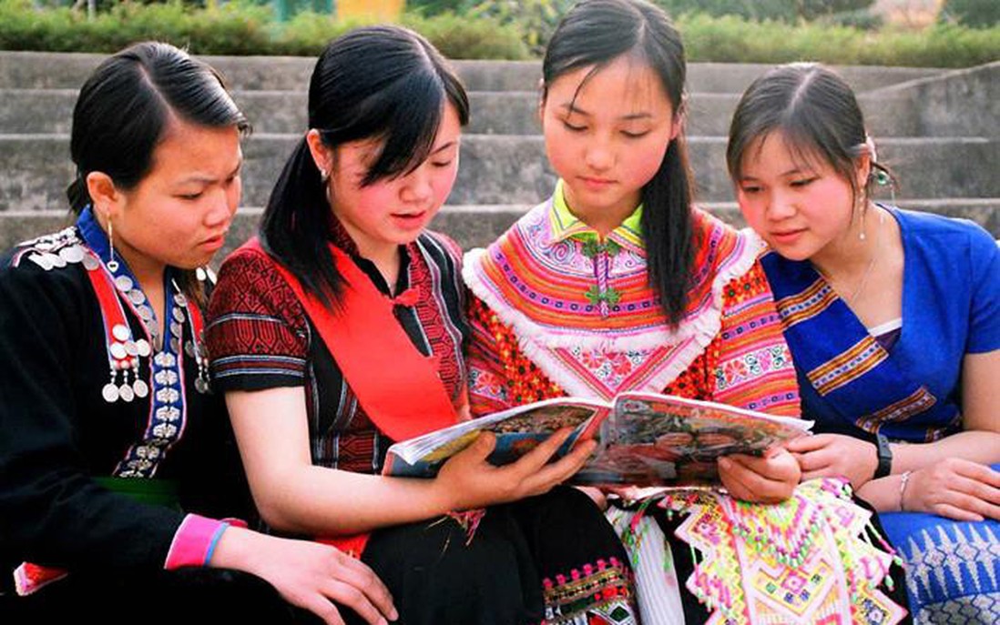 Học sinh dân tộc thiểu số được tiếp xúc nhiều hơn với công nghệ và AI trước khi vào đại học