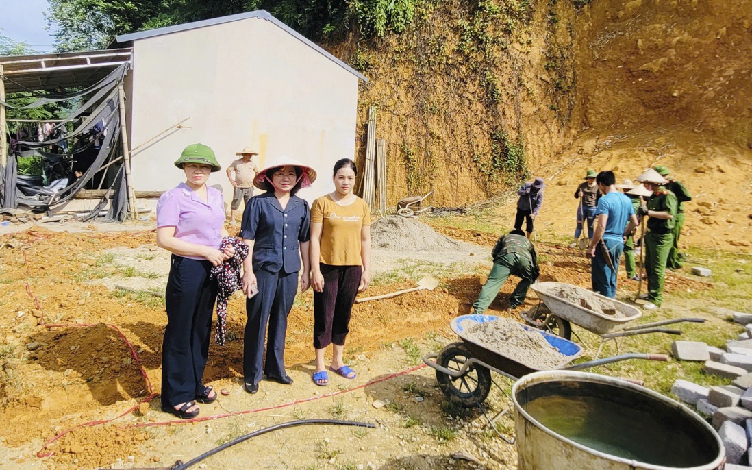 Hội LHPN tỉnh Thái Nguyên kiểm tra tiến độ xóa nhà dột nát tại xã Tân Kỳ