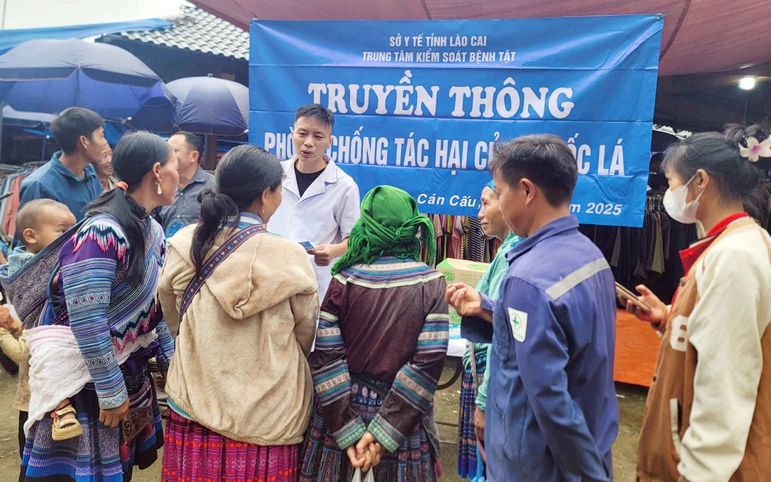 Truyền thông tại 20 chợ phiên vùng cao về Phòng chống tác hại của thuốc lá