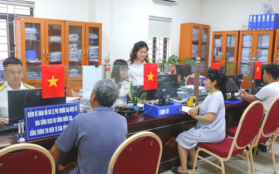 Tiếp tục hoàn thiện tổ chức bộ máy và chuẩn bị Đại hội đảng bộ các cấp