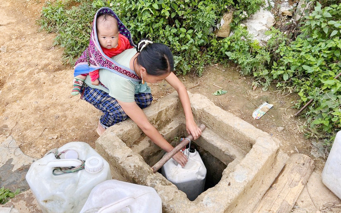 Phụ nữ miền núi thiếu nước sạch: Giải pháp nào để cải thiện?