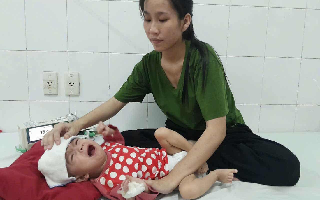 Thai phụ ôm con trai 3 tuổi bị tim bẩm sinh, suy dinh dưỡng nặng cầu cứu 