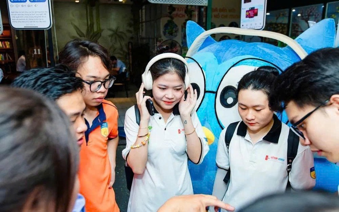 Fanpage giả mạo cuộc thi "Viết chữa lành" để trục lợi từ các cây viết