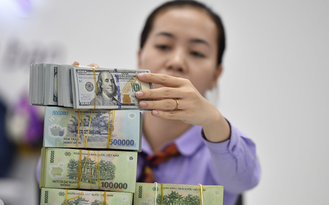 Lý do VNĐ giảm giá dù đồng USD suy yếu