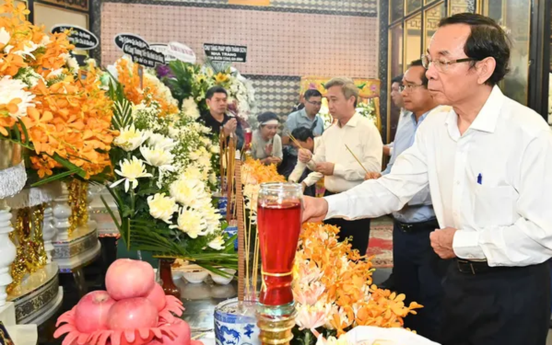Lãnh đạo TPHCM viếng và động viên các nạn nhân vụ cháy cư xá Độc Lập