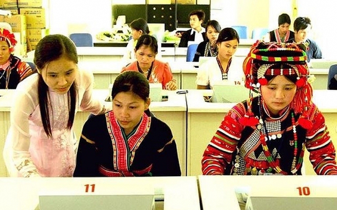 Tăng cường ứng dụng công nghệ thông tin cho phụ nữ dân tộc thiểu số là nhiệm vụ cấp bách