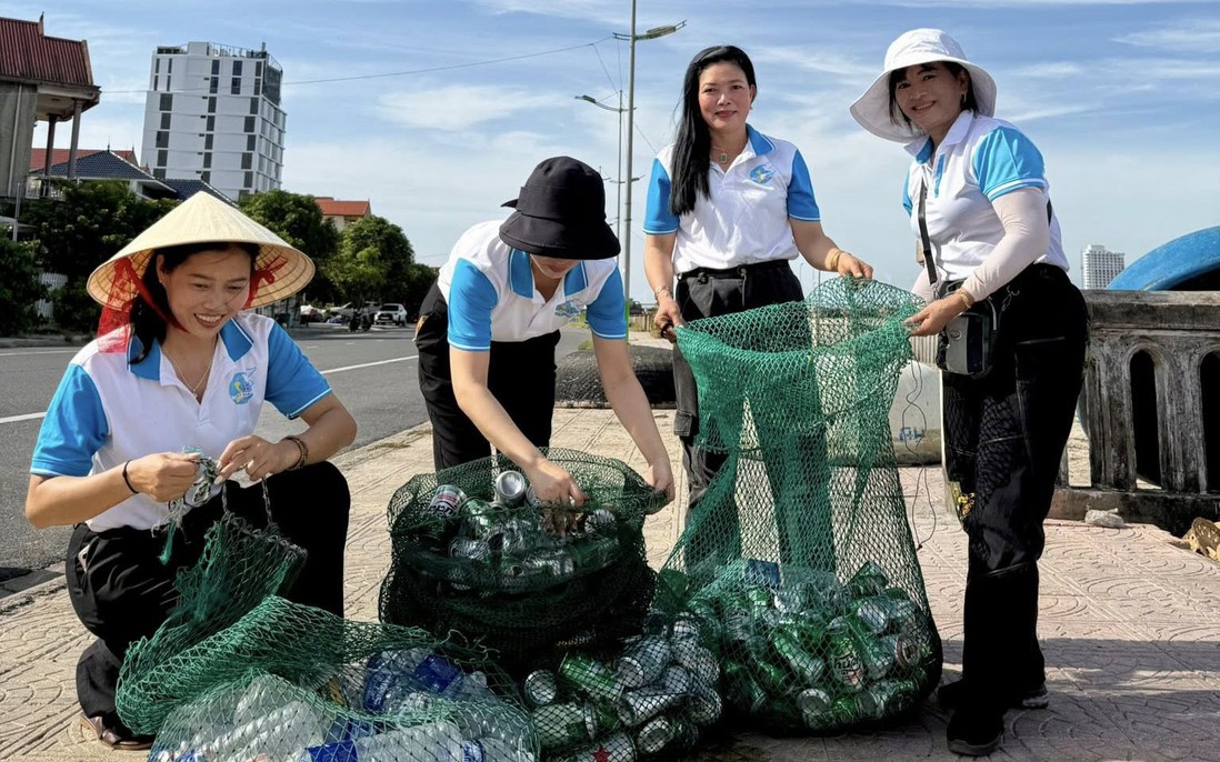 Quảng Trị: Hiệu quả mô hình "Thu gom rác thải nhựa từ biển vào bờ"