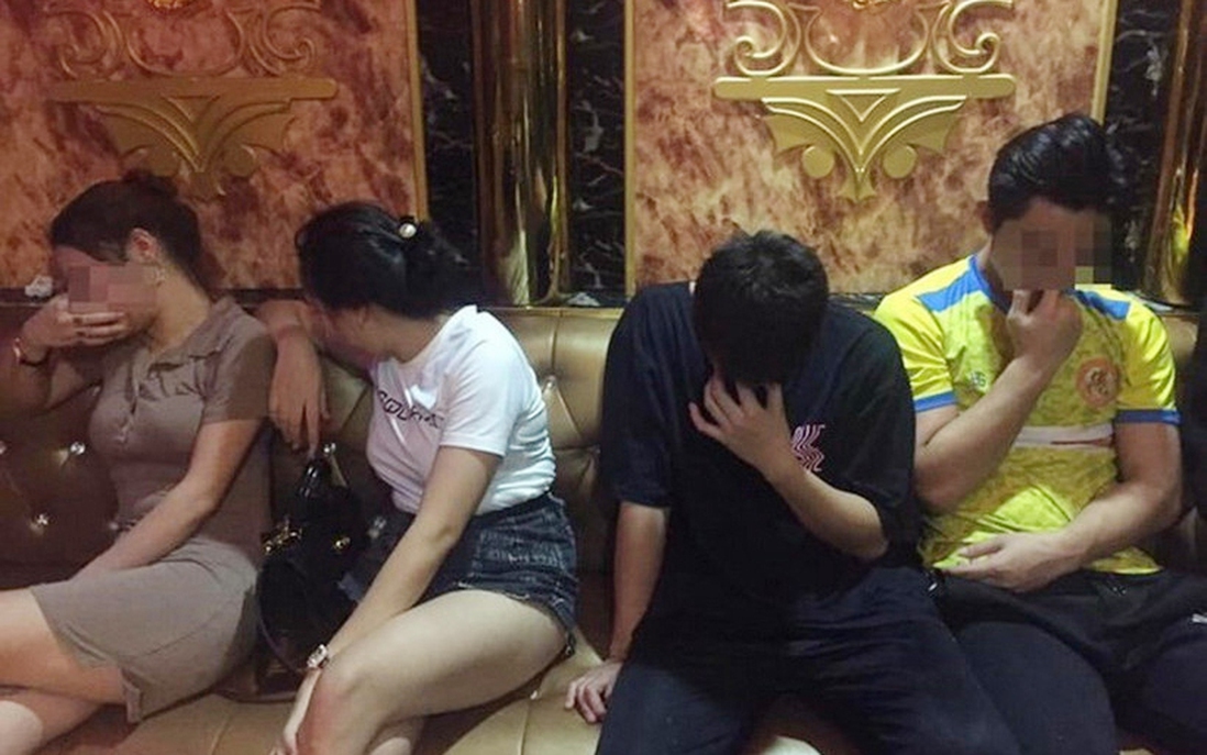 Hà Nội khởi tố 31 đối tượng trong vụ tổ chức "bay lắc" tại quán karaoke