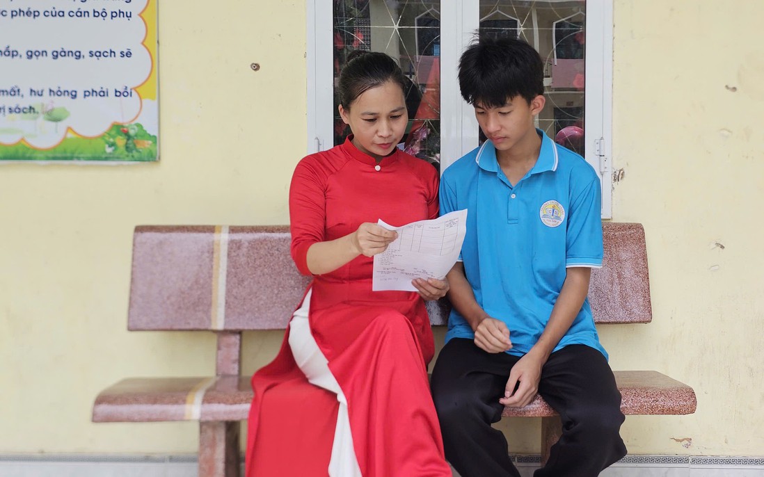 Học sinh vùng cao "lướt mạng": Ai sẽ là người đồng hành?