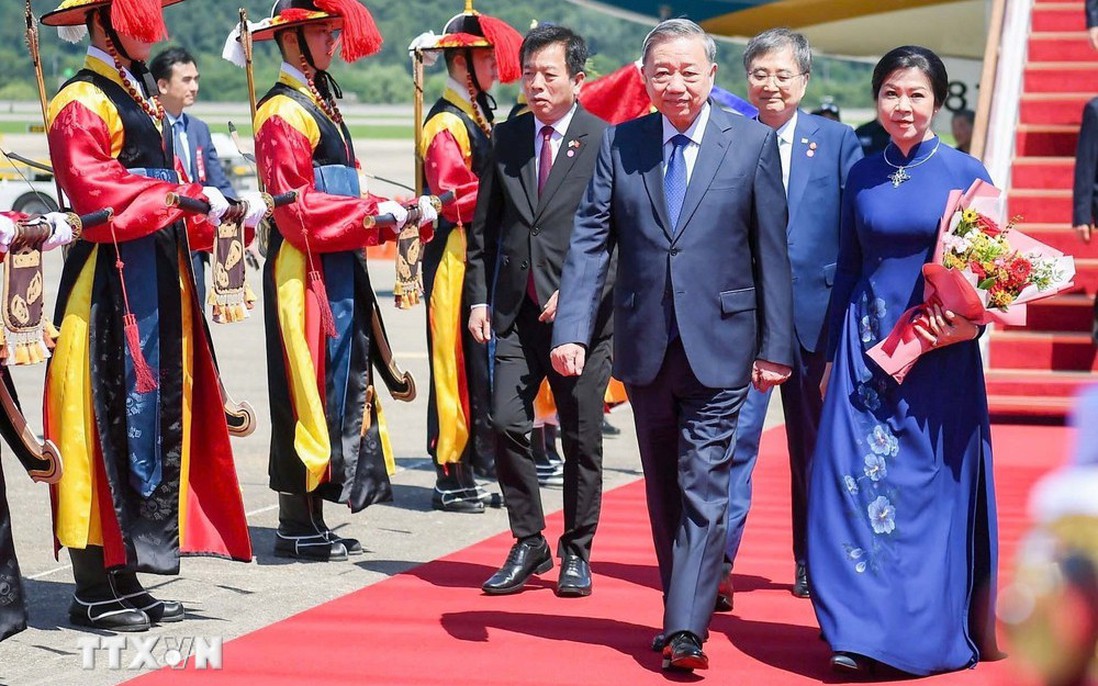 Tổng Bí thư Tô Lâm và Phu nhân đến Seoul, bắt đầu chuyến thăm cấp Nhà nước tới Hàn Quốc