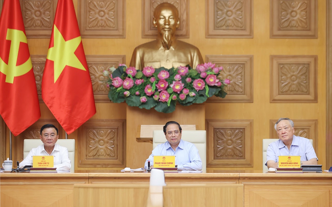 Khẩn trương hoàn thiện, trình Bộ Chính trị 2 nghị quyết đột phá về giáo dục - đào tạo và chăm sóc sức khỏe nhân dân