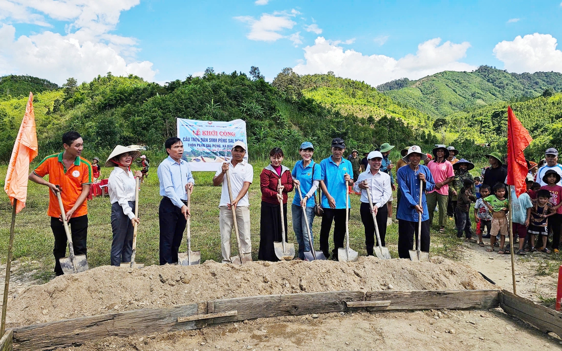 Quảng Ngãi: Khánh thành và khởi công xây mới 2 cầu treo dân sinh