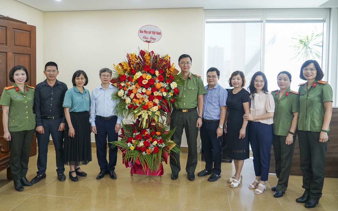 Báo Phụ nữ Việt Nam chúc mừng lực lượng CAND nhân dịp 80 năm Ngày truyền thống CAND