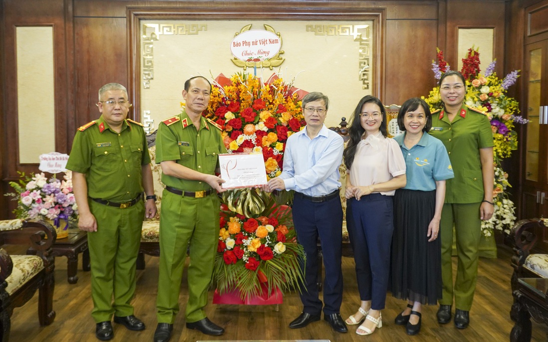 Báo Phụ nữ Việt Nam chúc mừng Học viện Cảnh sát nhân dân nhân dịp 80 năm Ngày truyền thống CAND