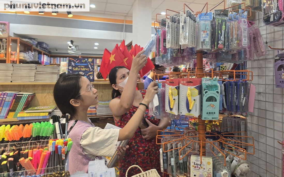 Nhà sách tại Hà Nội sôi động trước thềm năm học mới 2025-2026