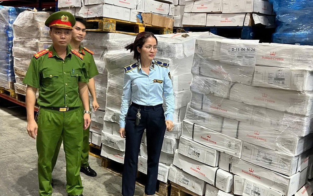 Hà Nội: Thu giữ hơn 15 tấn xương lợn đông lạnh đã hết hạn sử dụng