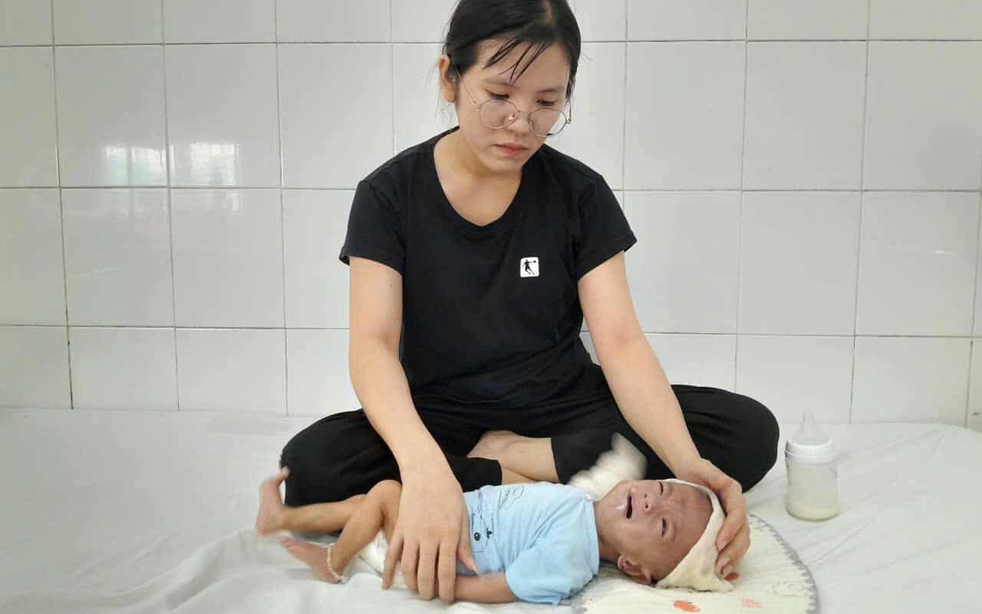 Vừa cưới được 2 ngày thì sinh con bệnh tật, người mẹ cầu cứu mong giữ mạng sống cho con