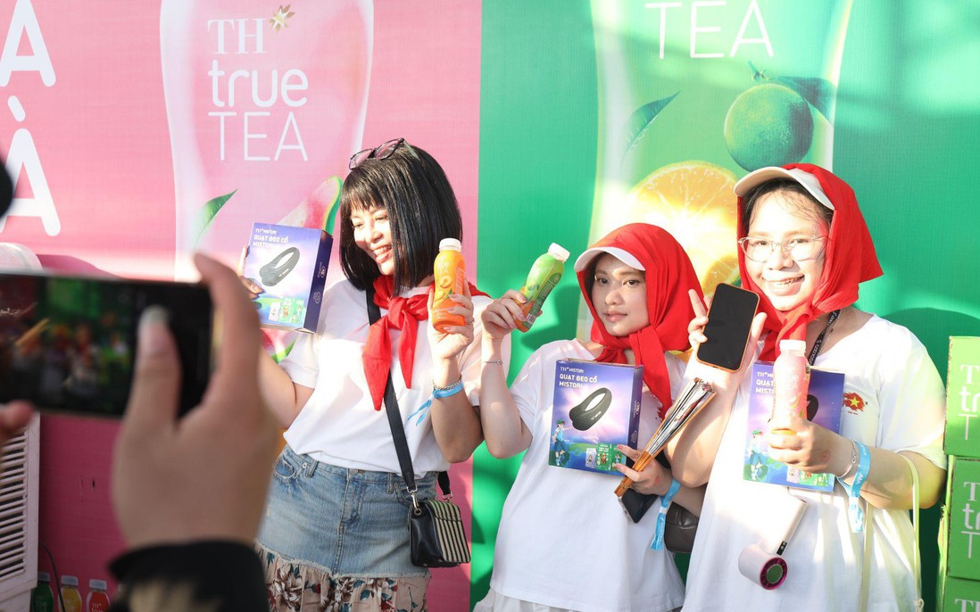 TH true TEA cùng 50.000 khán giả hòa mình vào đại nhạc hội quốc gia V Concert & V Fest