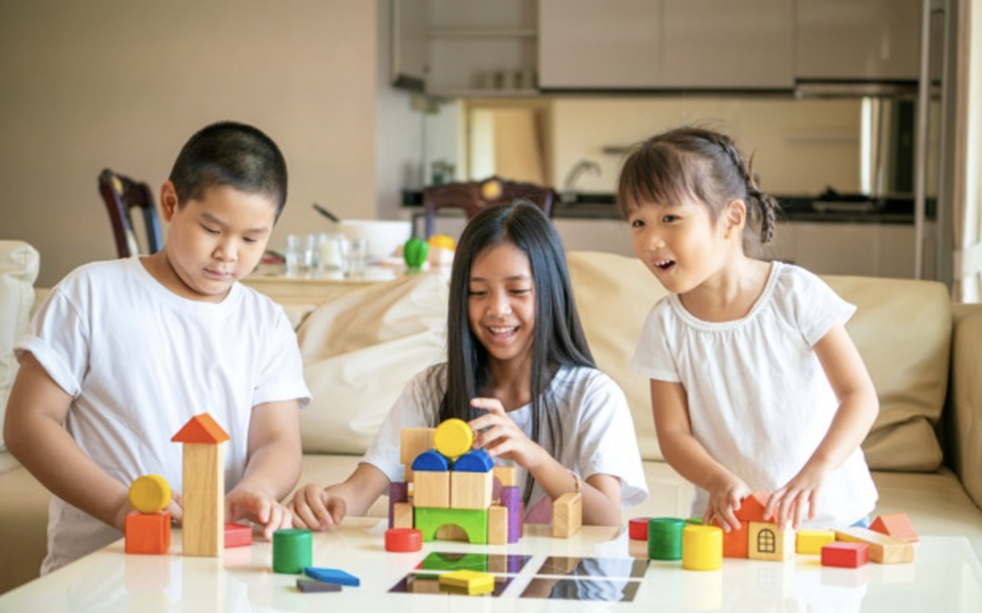 Rèn cách ứng xử thuận hòa trong gia đình đông anh em