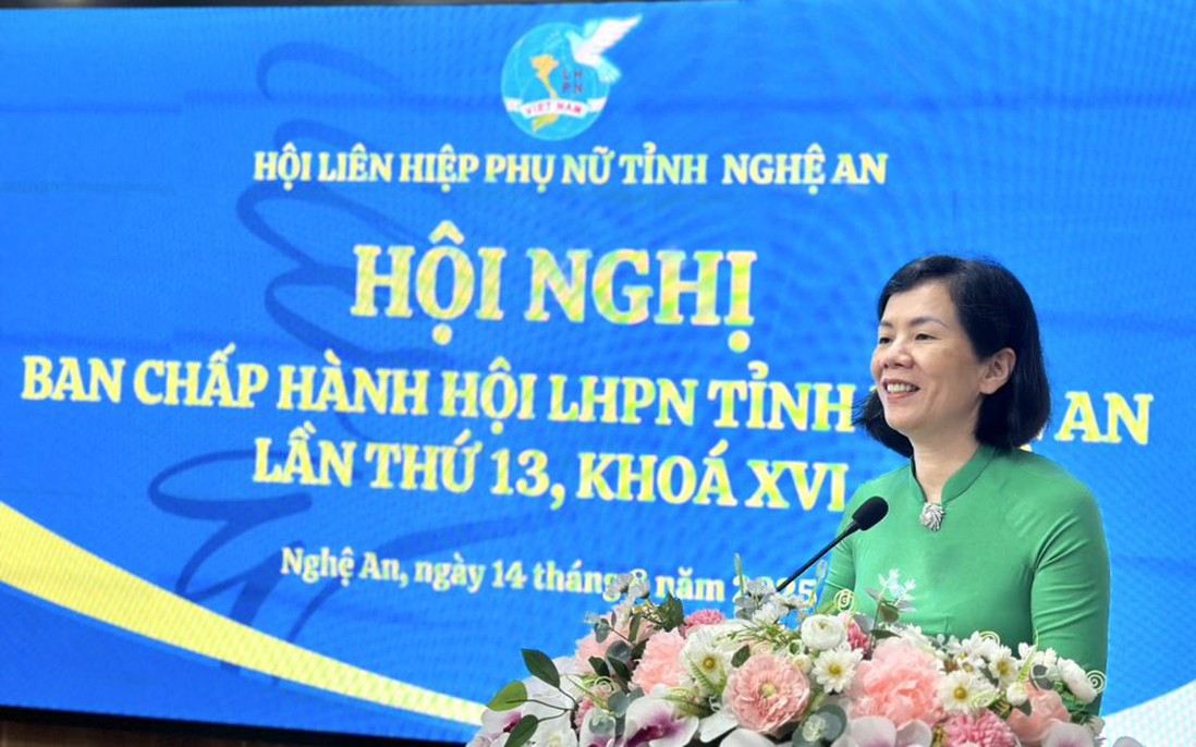 Phó Chủ tịch Hội LHPN Việt Nam Nguyễn Thị Minh Hương làm việc với Hội LHPN tỉnh Nghệ An