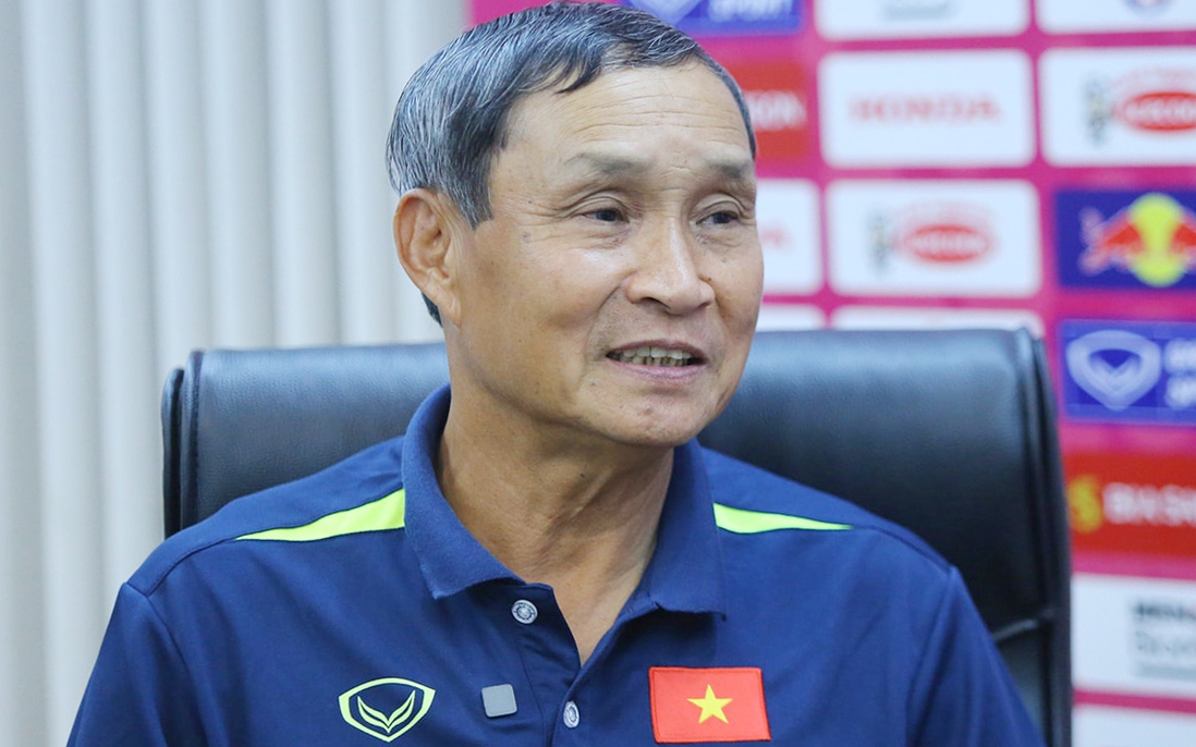 Huấn luyện viên Mai Đức Chung xúc động gửi lời tri ân cổ động viên