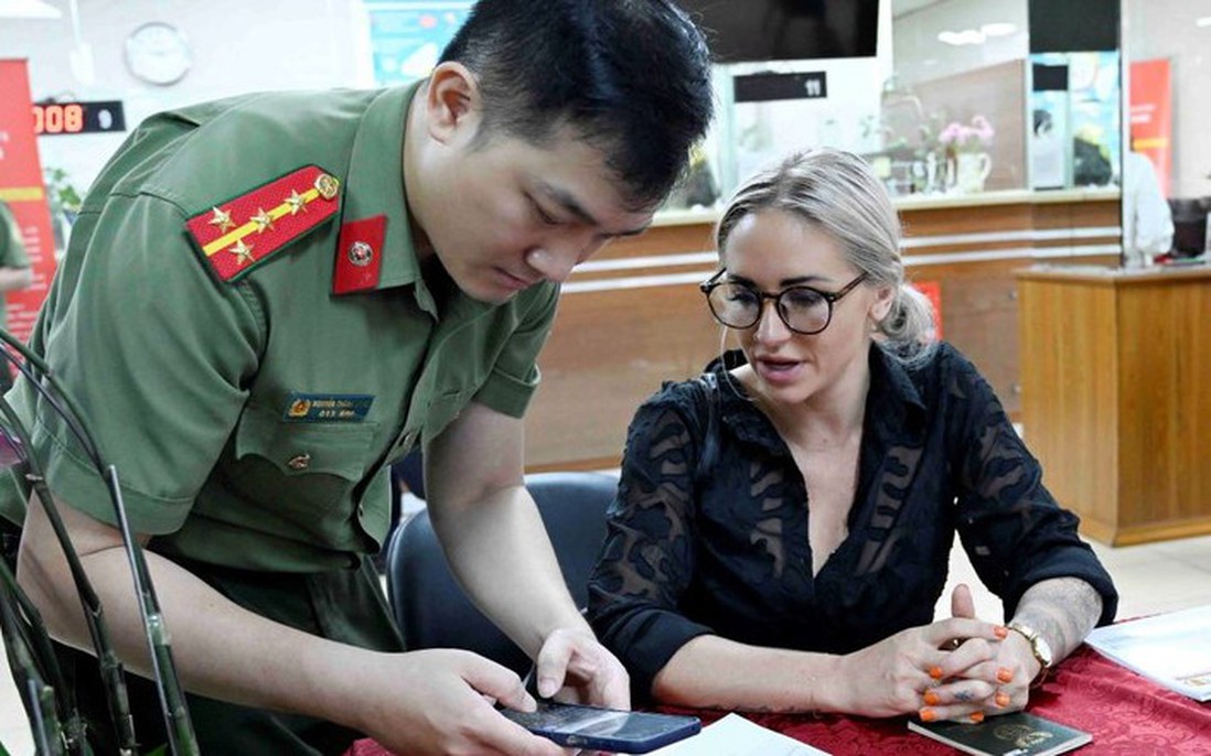 Tạo thuận lợi hơn nữa cho người nước ngoài nhập cảnh, xuất cảnh, cư trú