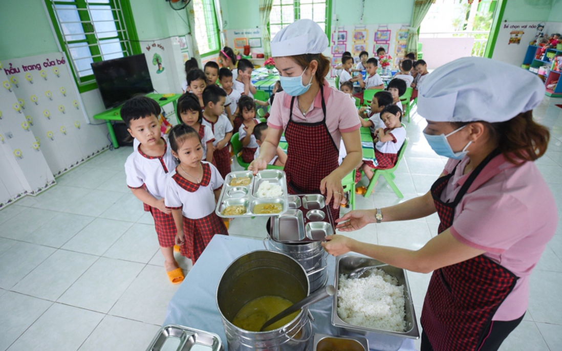 Dinh dưỡng hợp lý kết hợp tăng cường thể lực đóng vai trò quan trọng trong phát triển thể chất và tinh thần