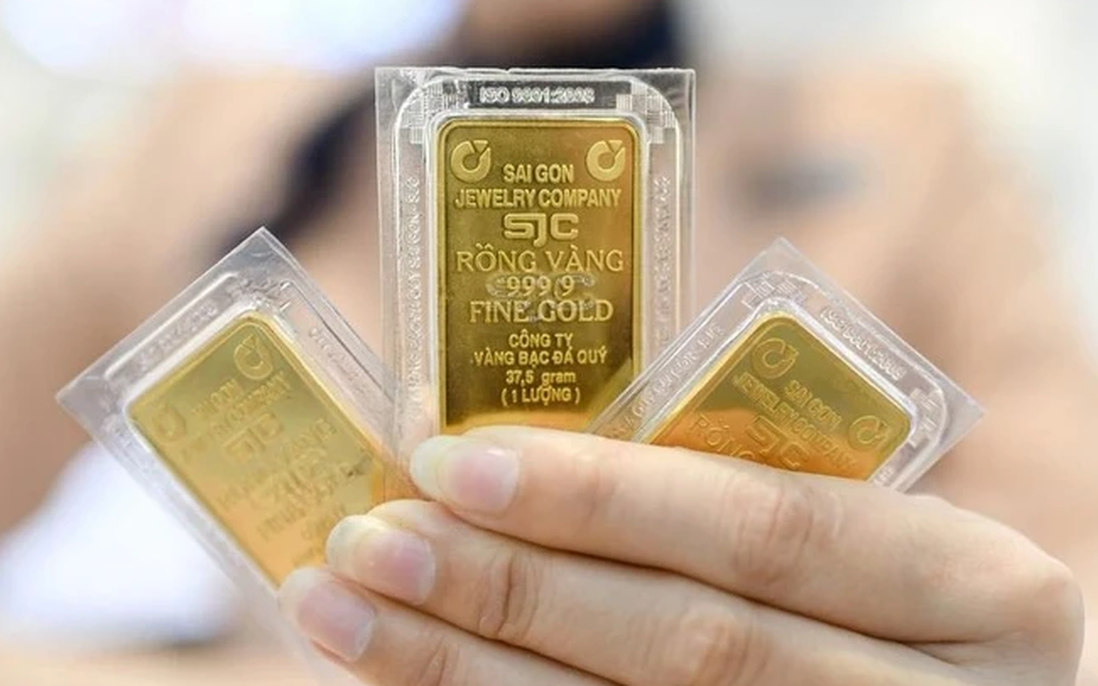 Giá vàng lập kỷ lục, hướng tới 125 triệu đồng