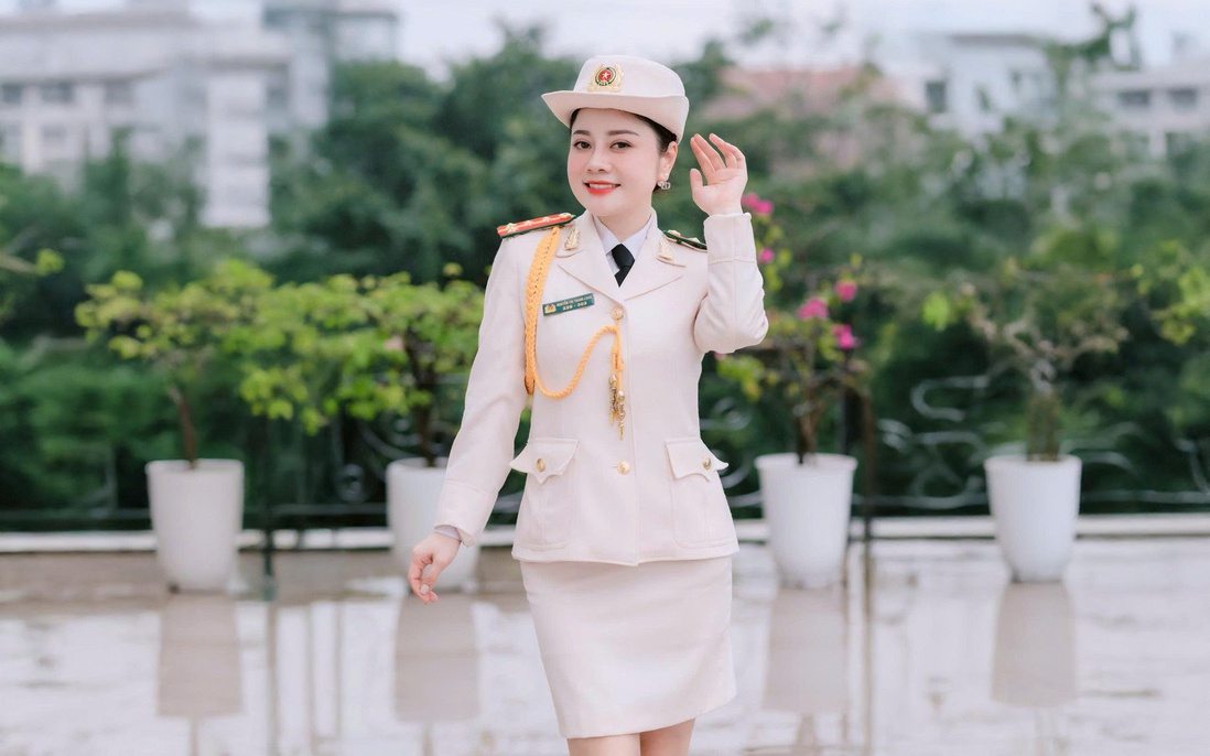 Nữ đại úy Công an và hành trình gieo yêu thương qua tiếng hát