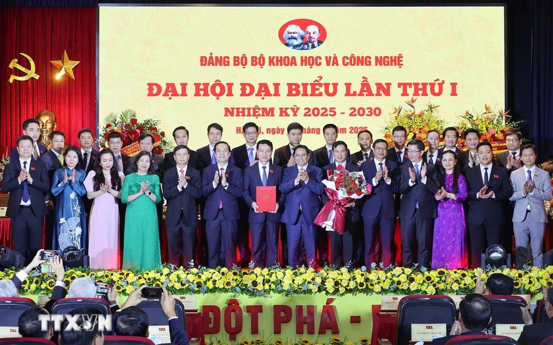 Thủ tướng: Đẩy mạnh phát triển và làm chủ công nghệ chiến lược, công nghệ lõi