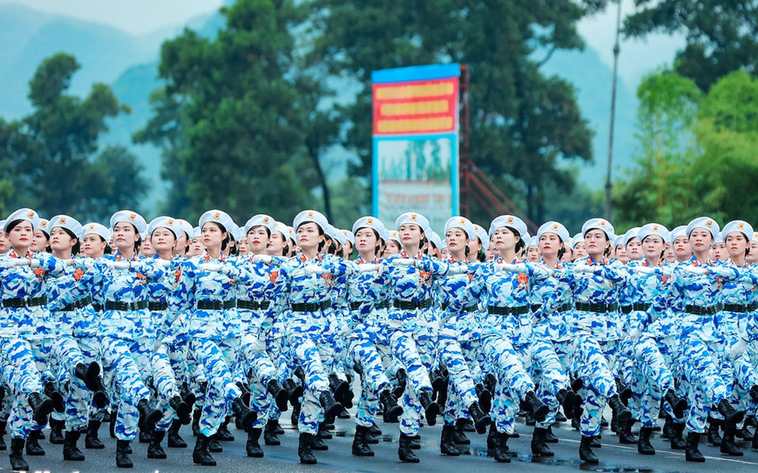 Hơn 16.000 chiến sỹ lực lượng vũ trang tổng hợp luyện diễu binh, diễu hành