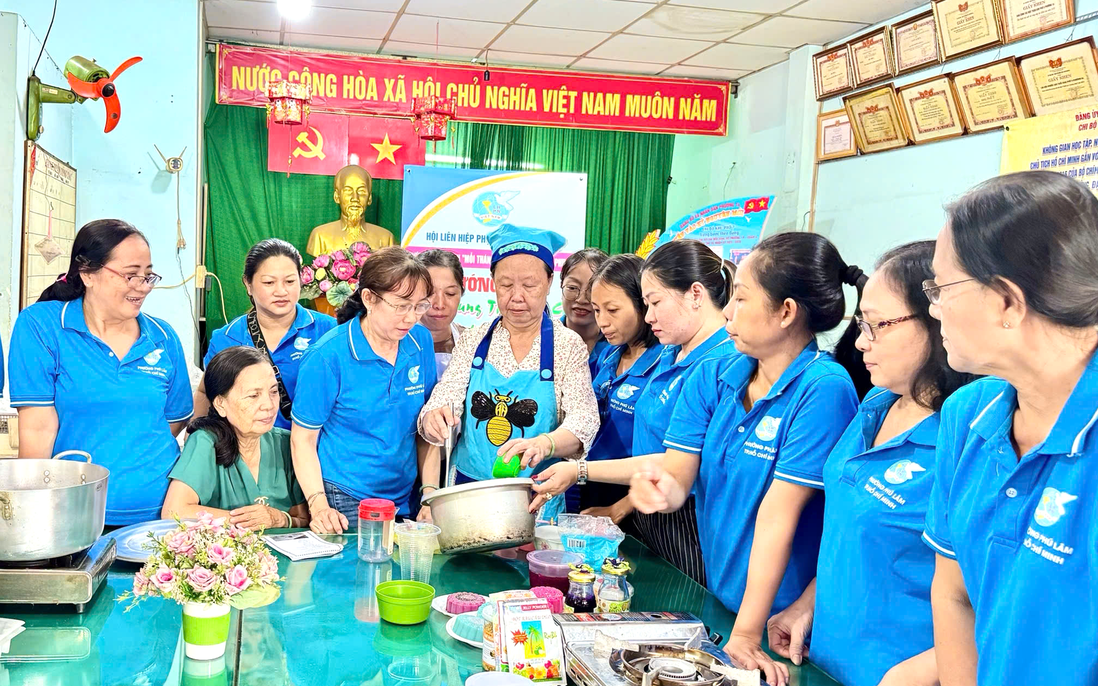 Hướng dẫn làm bánh Trung thu mở hướng khởi nghiệp cho phụ nữ