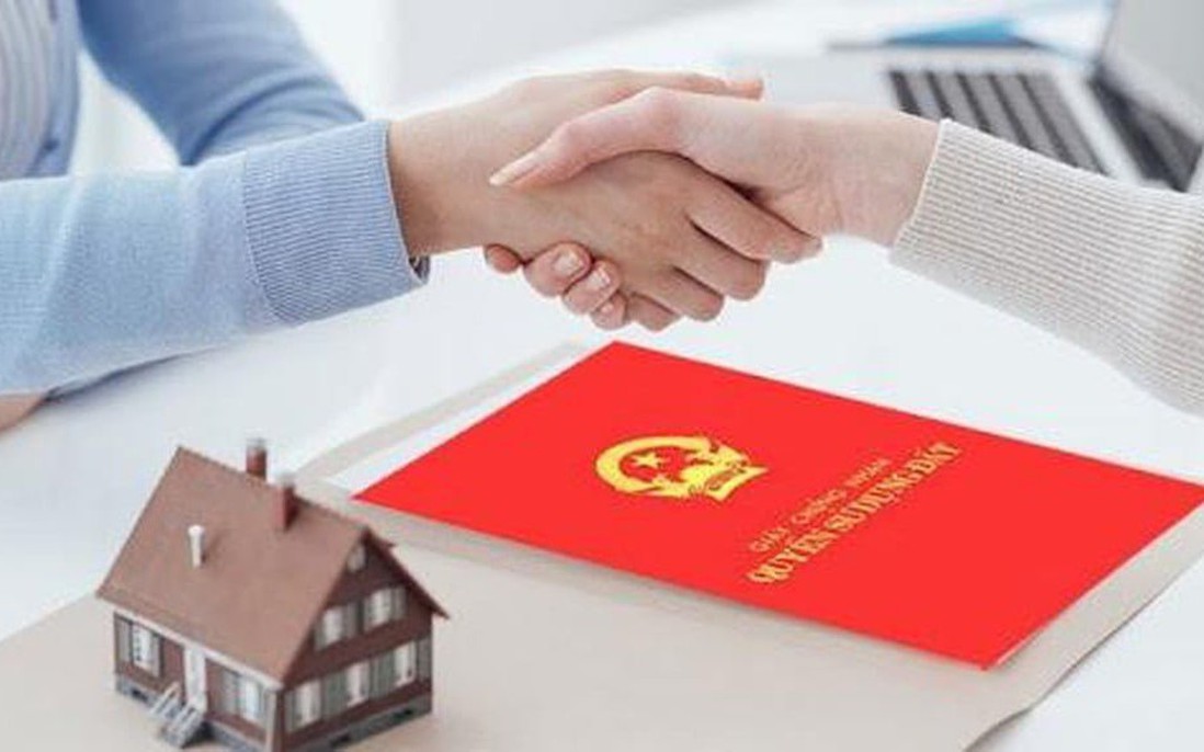 Không được tham gia hợp đồng mua bán đất vì "không có quyền"