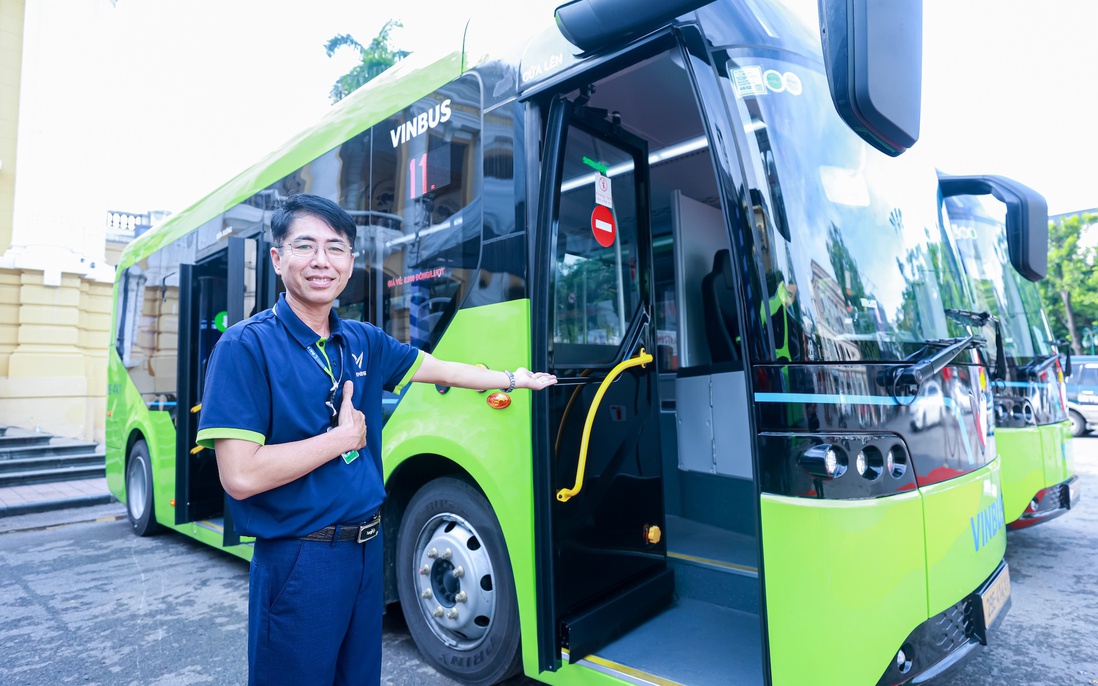 VinBus khai trương tuyến buýt điện miễn phí E11, phục vụ người dân tham quan các điểm du lịch nổi tiếng của Thủ Đô
