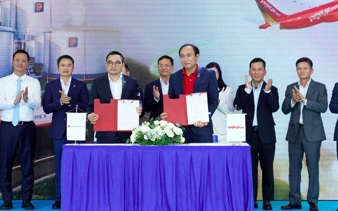 Vietjet hợp tác cùng Petrolimex sử dụng nhiên liệu SAF, bước tiến quan trọng trong hành trình chuyển đổi xanh của ngành hàng không