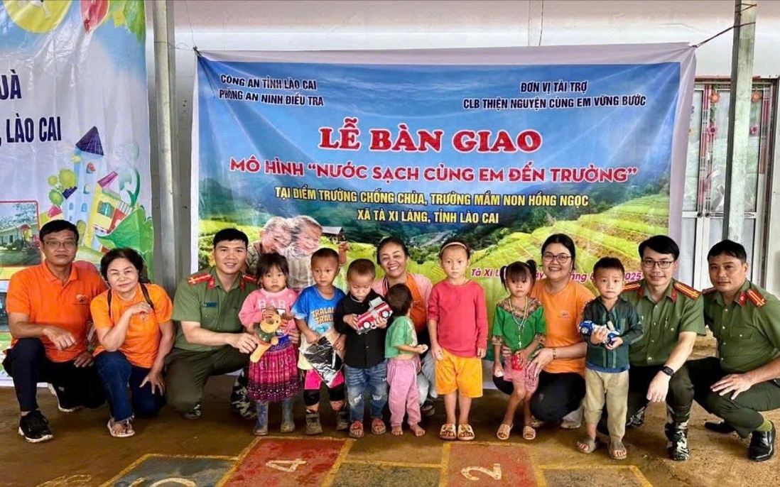 Công an Lào Cai hỗ trợ mô hình nước sạch cho điểm trường xã vùng cao