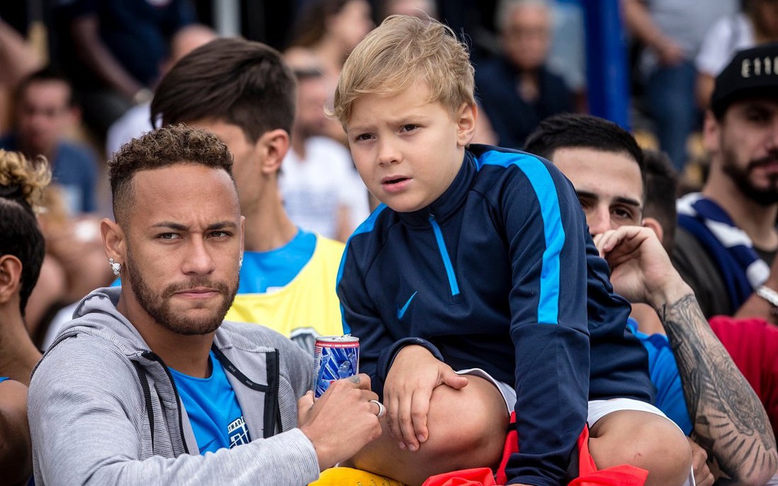 Thông điệp cảm động của con trai Neymar dành cho bố