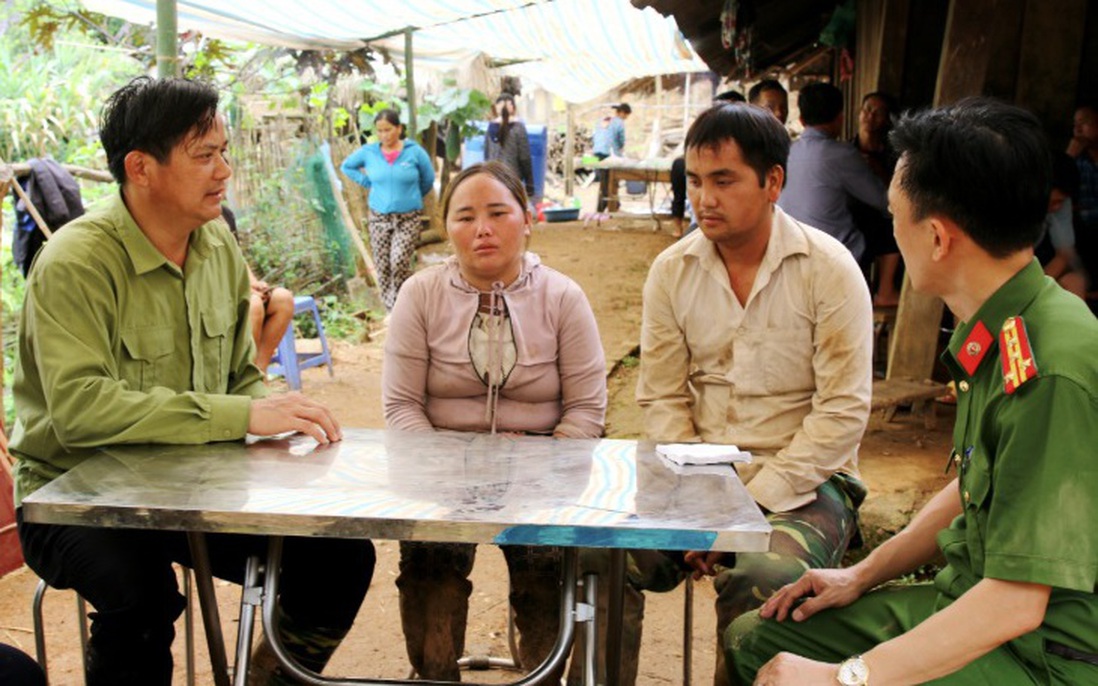 Lãnh đạo tỉnh Điện Biên thăm hỏi, động viên gia đình có người tử vong do mưa lũ