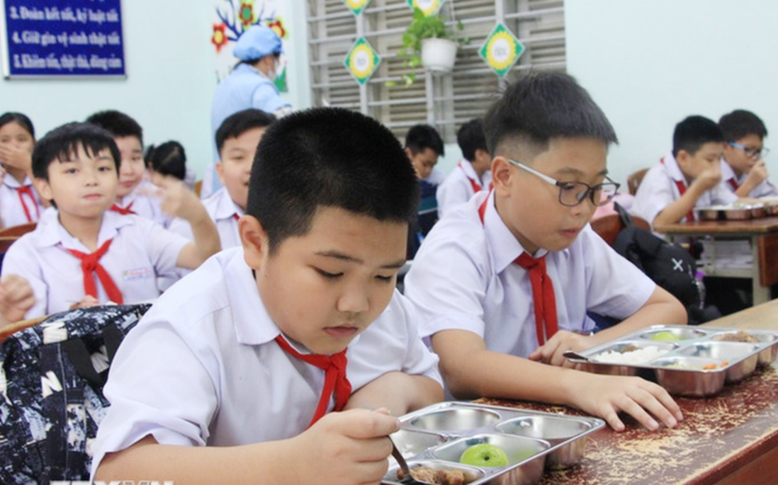 Hà Nội hỗ trợ bữa ăn bán trú: Tuyệt đối không để xảy ra tiêu cực, lợi ích nhóm